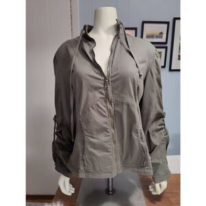Wearable Lightweight Cotton Jacket with Adjustable Gathered Sleeves